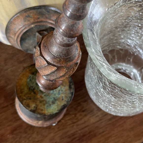 Bronze wall sconce with clear crackled glass shade - Picture 3 of 12